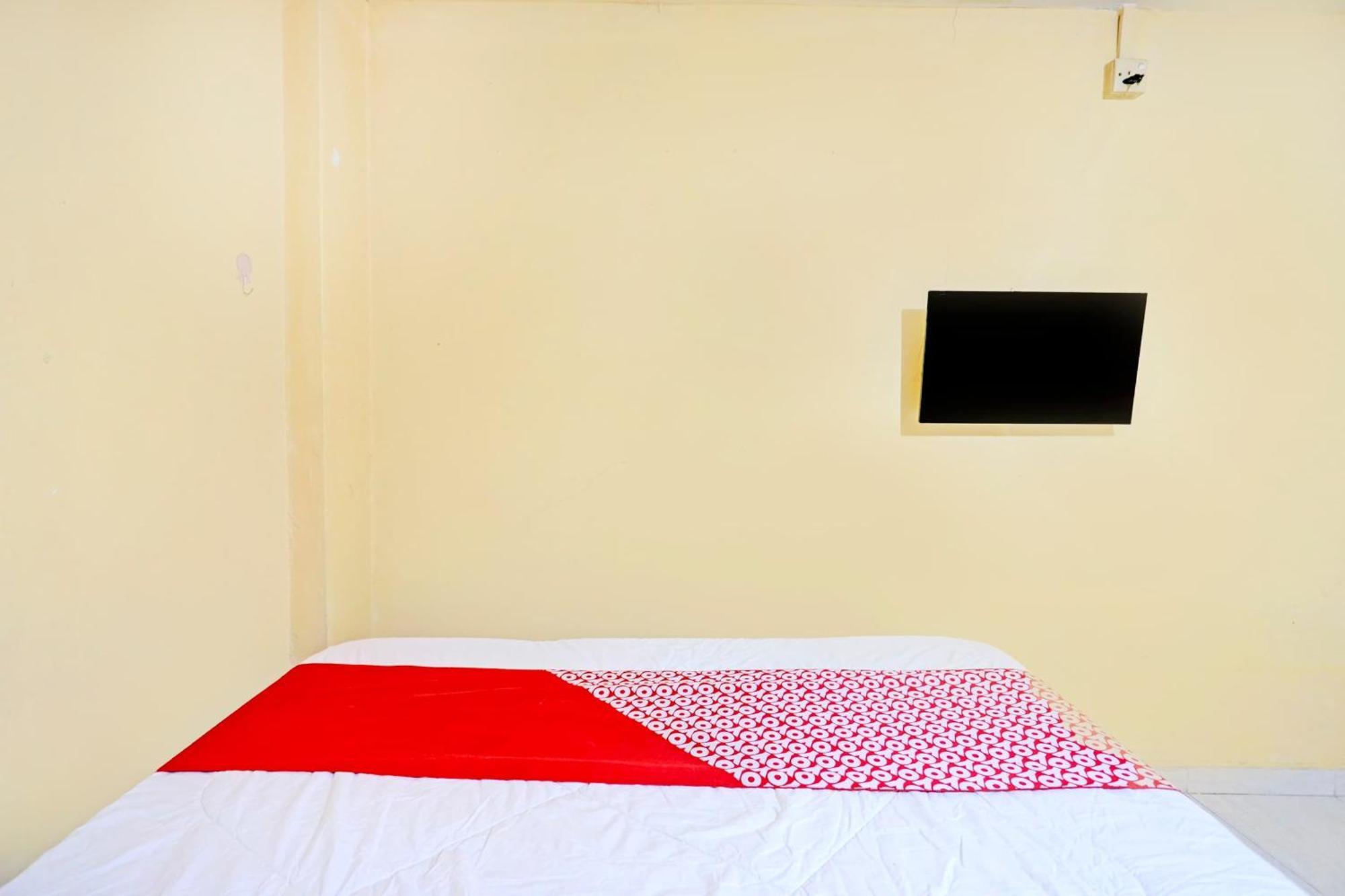 Oyo 92334 Abi Manyu Syariah Hotel Nagoya Bagian luar foto